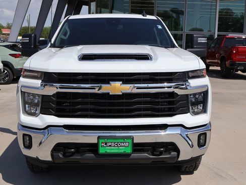 Used 2025 Chevrolet Silverado 2500 LT w/ Convenience Package AWD/4WD image 5