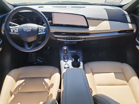 Used 2024 Cadillac XT4 Luxury w/ Cold Weather Package image 20