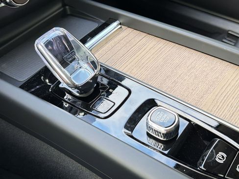 New 2026 Volvo XC60 B5 Core w/ Climate Package image 18