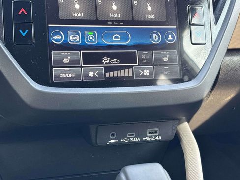 Used 2025 Subaru Forester Premium image 26