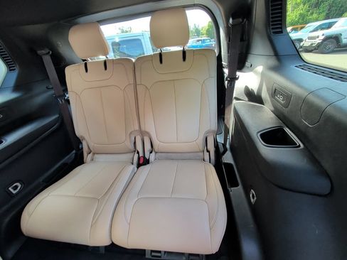 Used 2023 Jeep Grand Cherokee L Limited AWD/4WD image 14