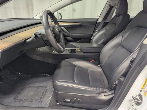 Used 2023 Tesla Model 3 Standard Range image 10