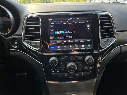 Used 2022 Jeep Grand Cherokee Limited image 15