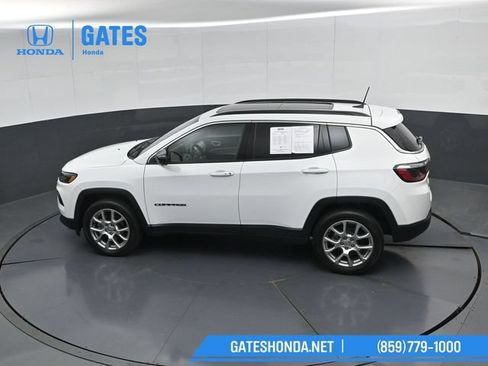 Used 2022 Jeep Compass Latitude w/ Sun and Sound Group AWD/4WD image 56