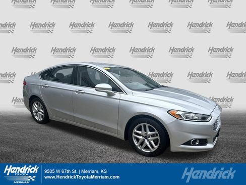 Used 2013 Ford Fusion SE FWD image 1