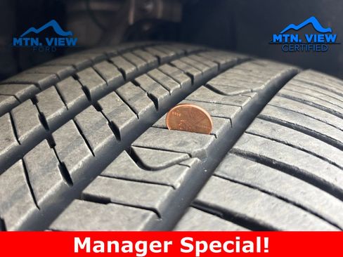 Used 2022 BMW 750i xDrive w/ Luxury Rear Seating Package image 15