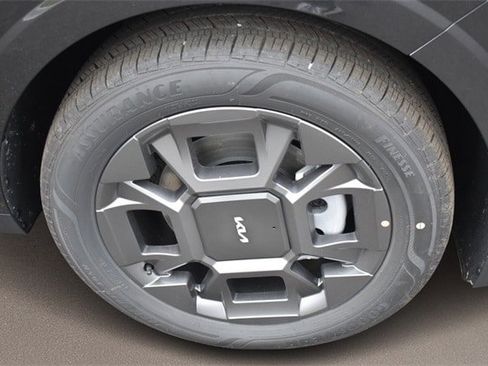 New 2026 Kia Carnival EX image 11