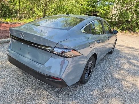 New 2026 Nissan Sentra SV FWD image 8