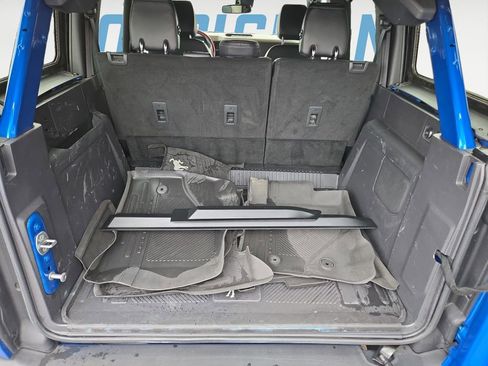 Used 2022 Ford Bronco Wildtrak image 16