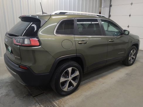 Used 2019 Jeep Cherokee Limited image 10