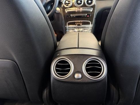Used 2018 Mercedes-Benz GLC 300 4MATIC image 27