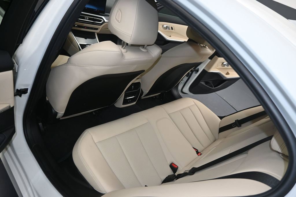 Used 2024 BMW 330i Sedan w/ Premium Package RWD image 12