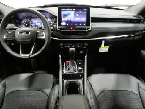New 2026 Jeep Compass Latitude image 10