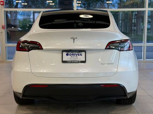 Used 2023 Tesla Model Y AWD image 10