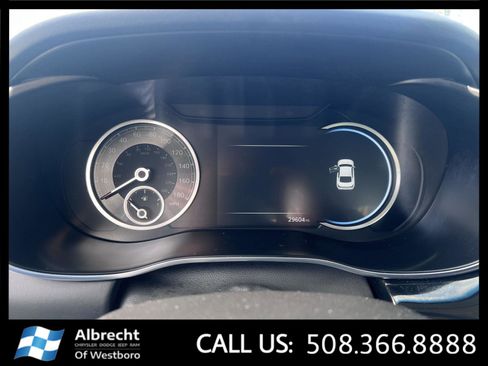 Used 2025 Genesis G70 2.5T image 28