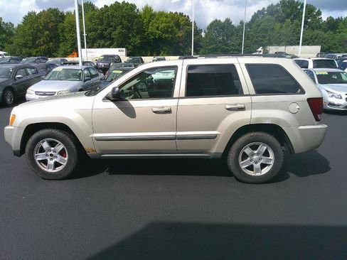 Used 2007 Jeep Grand Cherokee Laredo image 3