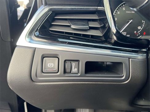 Used 2025 Cadillac XT6 Premium Luxury image 23