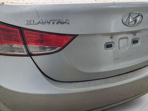 Used 2013 Hyundai Elantra GLS w/ Preferred Pkg FWD image 7