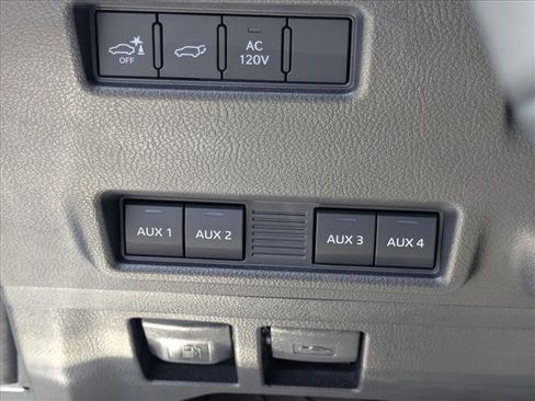 Used 2025 Lexus GX 550 AWD/4WD image 13