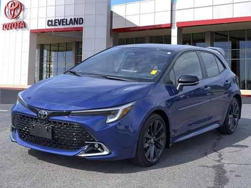 Used 2025 Toyota Corolla XSE FWD image 4