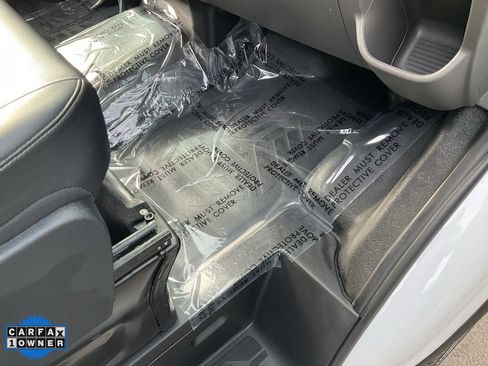 Used 2022 Ford E-Transit Medium Roof image 43