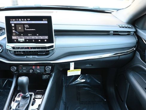 New 2026 Jeep Compass Latitude AWD/4WD image 19