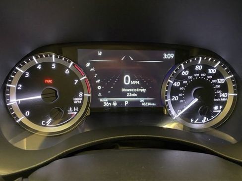 Used 2023 Toyota Highlander XLE AWD/4WD image 17