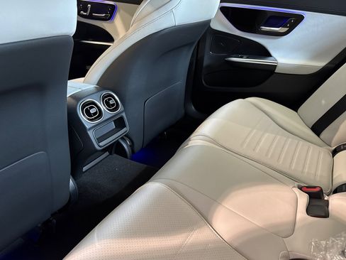New 2025 Mercedes-Benz C 300 4MATIC Sedan image 14