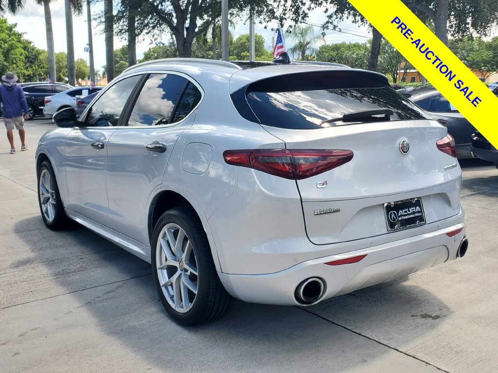 Used 2021 Alfa Romeo Stelvio Ti w/ Nero Edizione AWD/4WD image 5