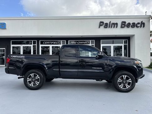 Used 2019 Toyota Tacoma TRD Sport AWD/4WD image 23