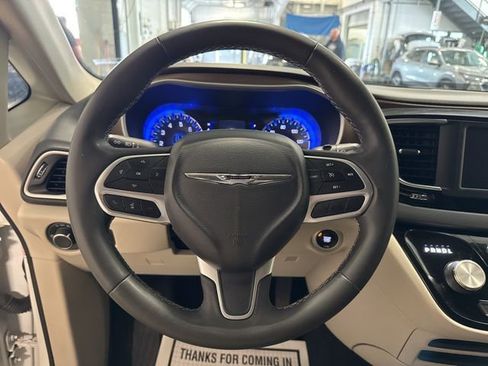 Used 2023 Chrysler Voyager LX FWD image 16