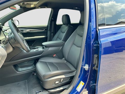 New 2025 Cadillac XT5 Luxury image 21