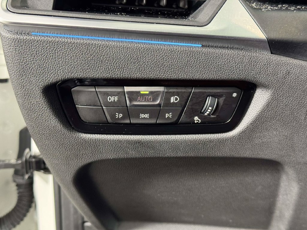 Used 2024 BMW 330i xDrive Sedan w/ Convenience Package AWD/4WD image 18