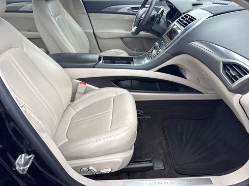 Used 2019 Lincoln MKZ Premiere image 13