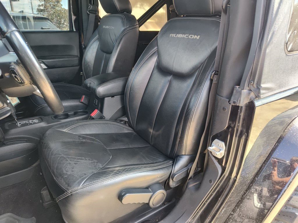 Used 2016 Jeep Wrangler Rubicon AWD/4WD image 2