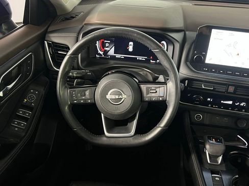 Used 2023 Nissan Rogue Platinum image 19