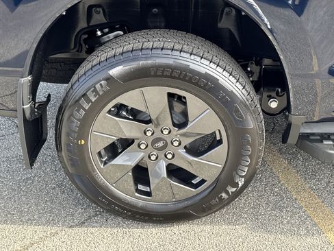 Used 2024 Ford F150 Lightning Flash w/ Max Trailer Tow Package image 17