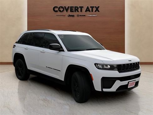 New 2026 Jeep Grand Cherokee Altitude image 7