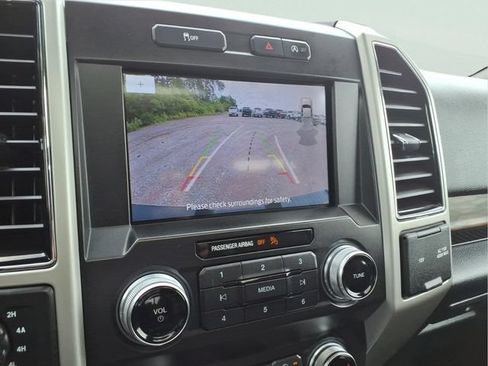 Used 2019 Ford F150 Lariat w/ Equipment Group 502A Luxury AWD/4WD image 19