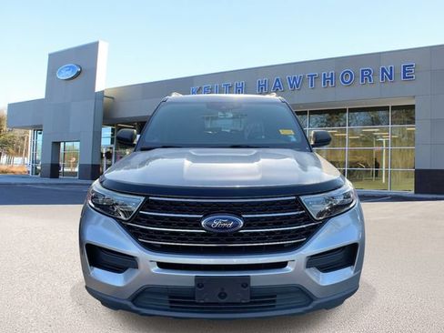 Used 2020 Ford Explorer XLT AWD/4WD image 2