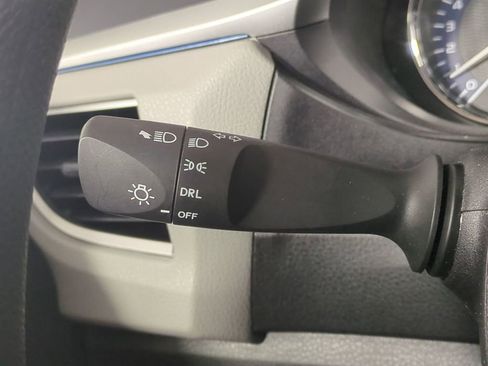 Used 2015 Toyota Corolla LE image 24