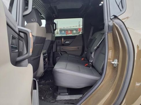 New 2025 GMC Hummer EV 3X w/ LPO, Roof Cross Rail Package image 6