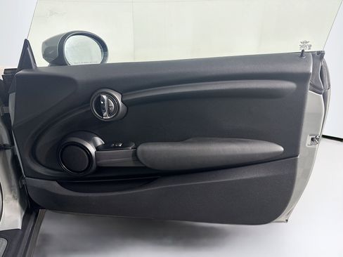 Used 2021 MINI Cooper 2-Door Hardtop w/ Storage Package image 28