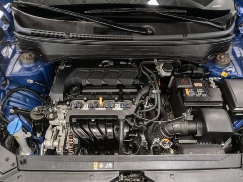 Used 2025 Hyundai Venue SEL FWD image 3