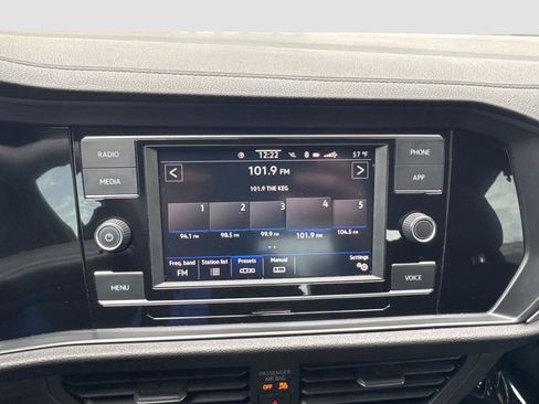 Certified 2023 Volkswagen Jetta Sport image 19