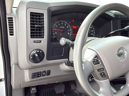 Used 2018 Nissan NV 3500 SV w/ Navigation Package image 11