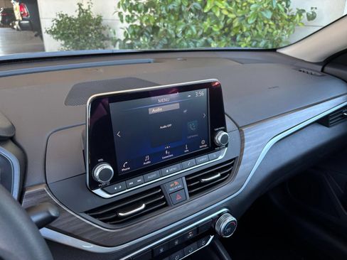 Used 2025 Nissan Altima 2.5 SV FWD image 20