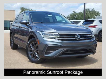 Used 2022 Volkswagen Tiguan SE w/ Panoramic Sunroof Package