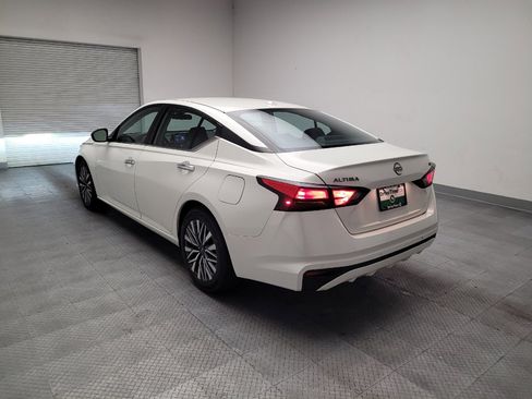 Used 2024 Nissan Altima 2.5 SV FWD image 5