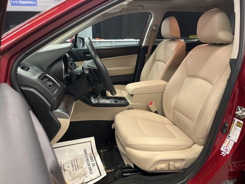Used 2017 Subaru Outback 3.6R Limited image 12